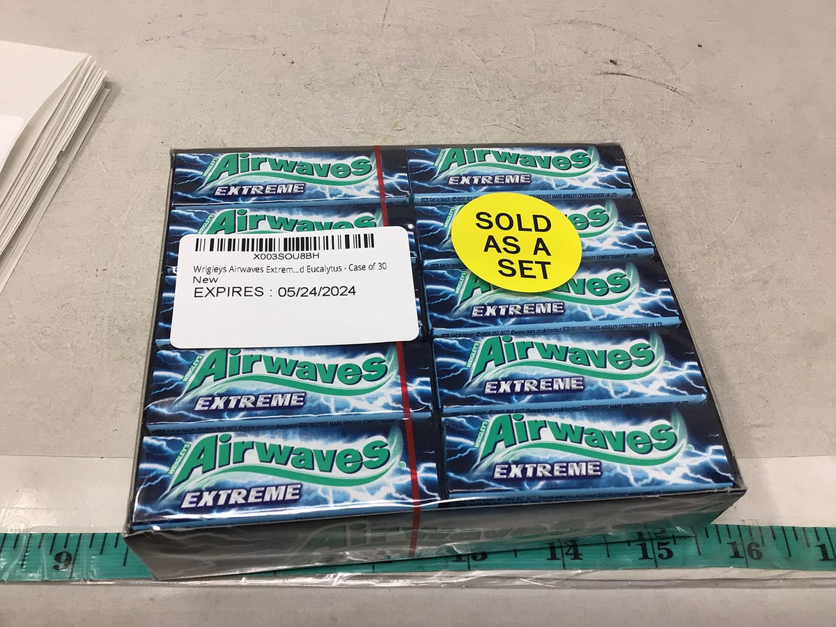 Airwaves Extreme gum foil wrap gleams with minty scent and lasting flavor.