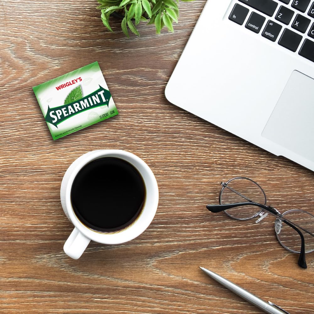 Open display of the Spearmint pack inviting quick grab-and-go refreshment