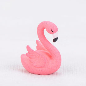 X Hot Popcorn flamingo wedding decor brings whimsy to wedding cake and reception