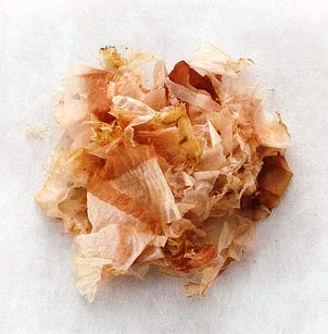 Yamaki Hana-Katsuo artisan-shaved bonito flakes for delicate flavor infusion.