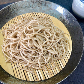 Yamamoto Kajino juwari soba buckwheat close-up highlights 100% buckwheat ingredients.