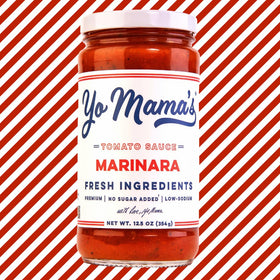 Close-up of Yo Mama’s Foods Keto Marinara bottle, highlighting fresh ingredients and bold flavor