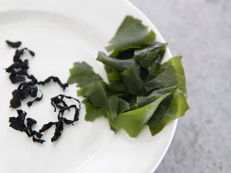 YUHO Wakame in ramen bowl adds savory bite and color.