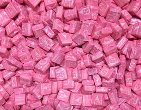 YummyLand pink party favors ideal for pink-themed gatherings.