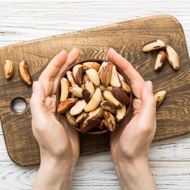 Yupik raw Brazil nuts – convenient 2.2 lb bag.