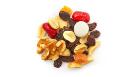 Yupik Camp Mix yogurt-covered peanuts close-up, creamy bite and fruity sweetness