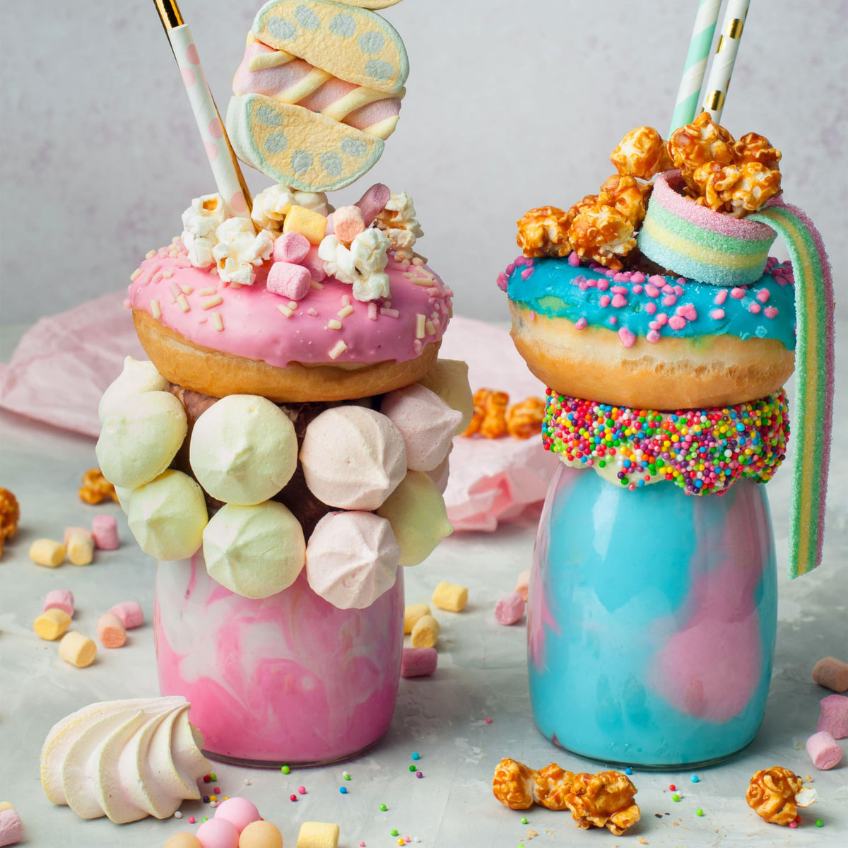 Yupik Cotton Candy Sprinkles decorating a cake with vibrant flavor.