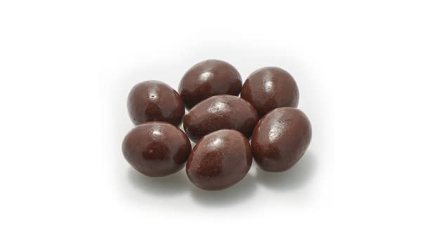 Yupik dark chocolate coconut almonds crunchy center, perfect movie-night treat.