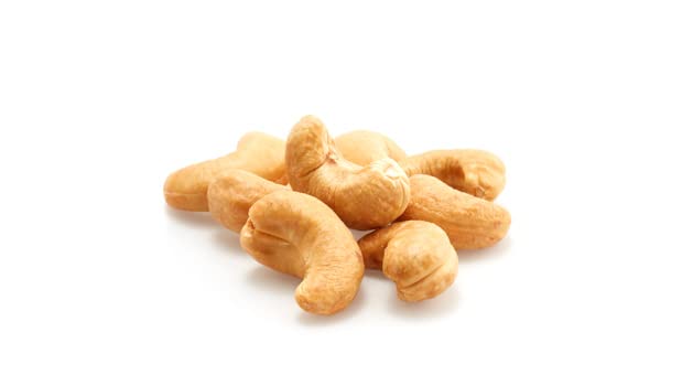 Close-up of Yupik cashews, crunchy texture ideal as a snack