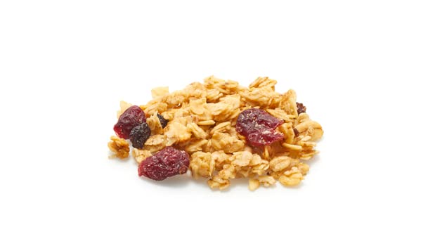 Yupik Granola Chunky Berry Patch ingredients oats currants cranberries honey for natural sweetness