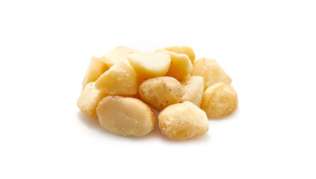 Yupik Macadamia Nuts baking-ready pieces ideal for cookies and desserts