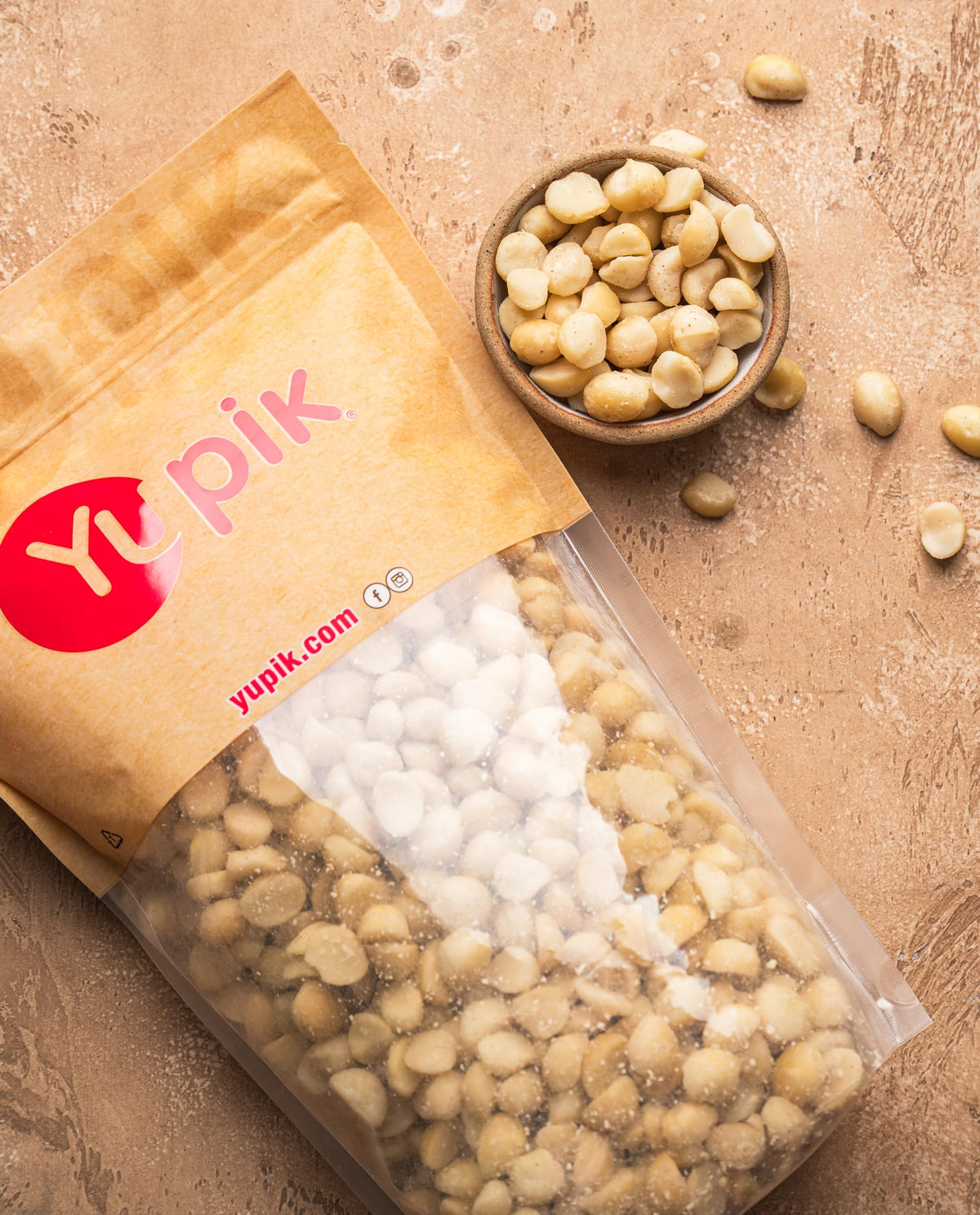 Yupik Macadamia Nuts topping and cooking ingredient