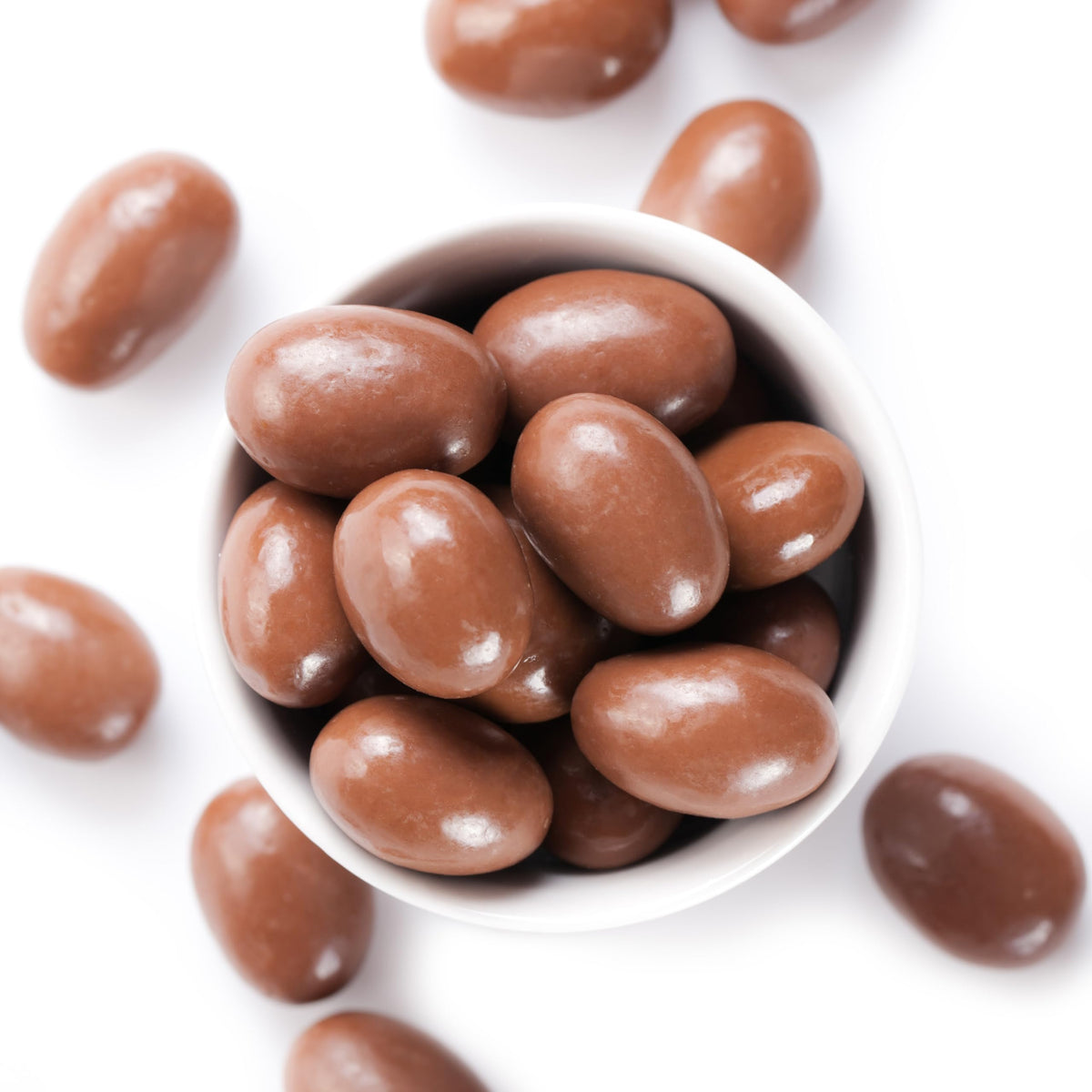 Yupik almonds in milk chocolate, perfect for movie nights and sharing.