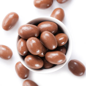 Yupik almonds in milk chocolate, perfect for movie nights and sharing.