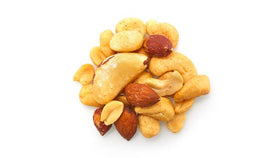 Yupik nut blend with peanuts and cashews, perfect topping for salads or smoothies