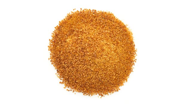 Close-up of Yupik sugar granules showing caramel-like notes for desserts