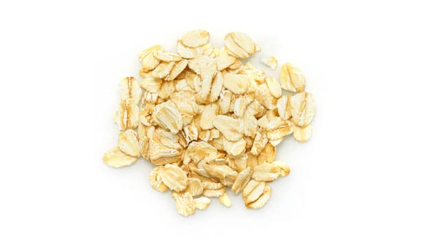 Yupik Organic Regular Rolled Oats steaming and toasting on the stove