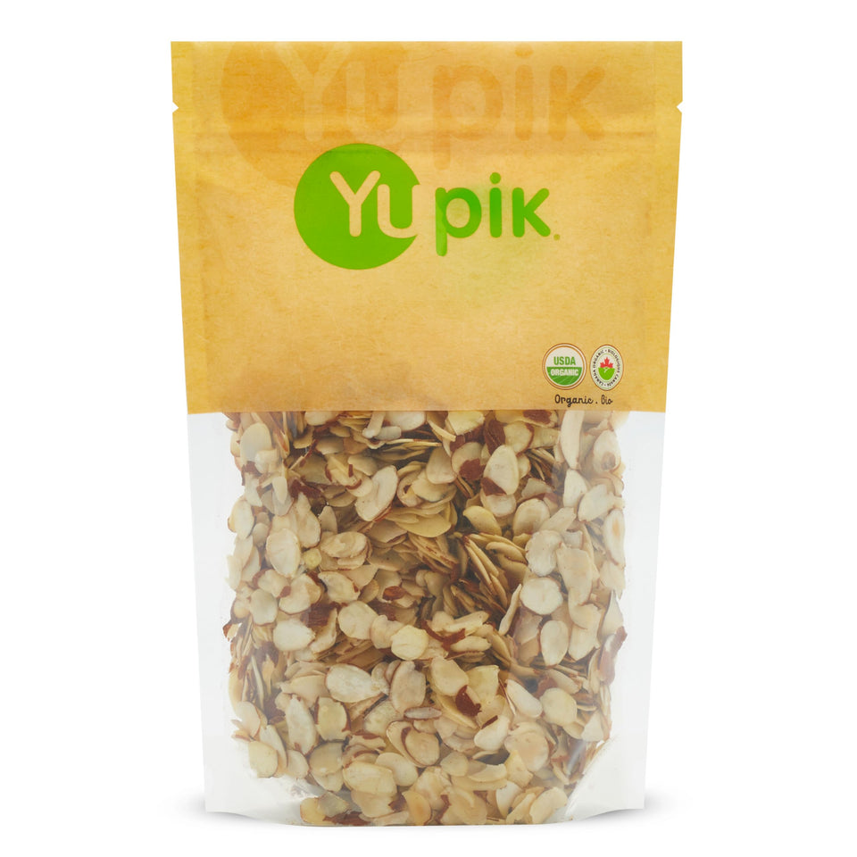 Yupik organic sliced almonds skins packshot showing natural color for snacking