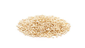 Yupik Organic White Quinoa plated as a versatile base for salads and bowls.