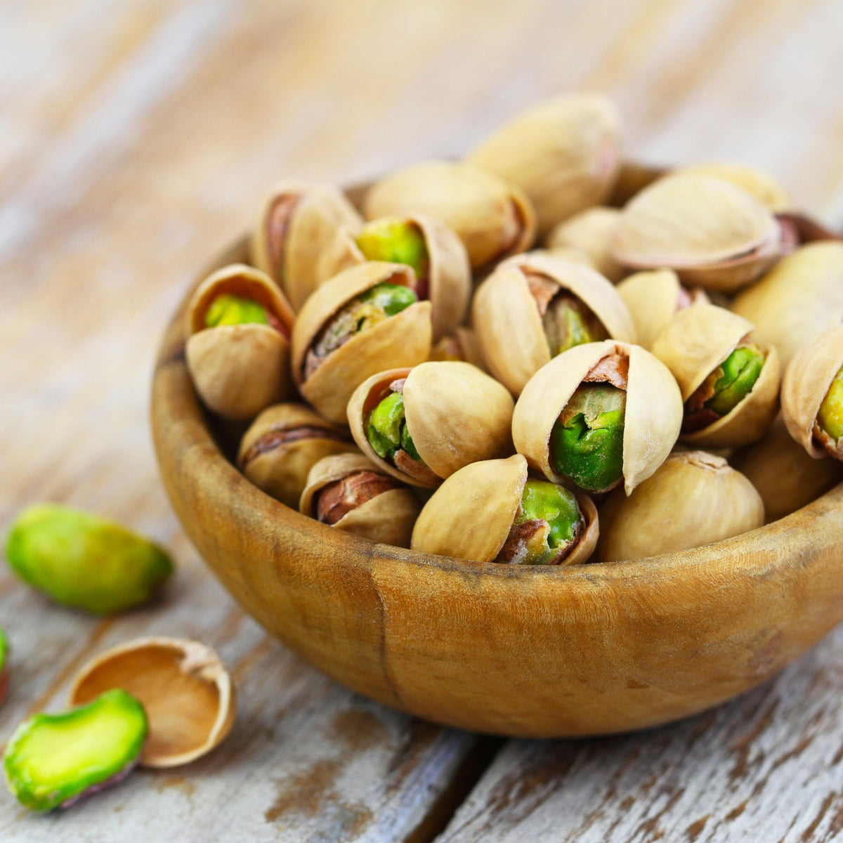 Yupik pistachios bulk-pack 2.2 lb, pantry-friendly organic snack.