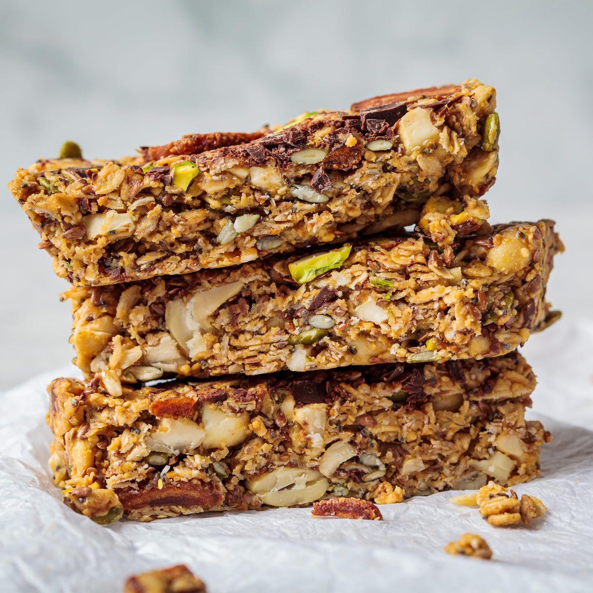 Yupik pistachios rich in fiber and protein, satisfying snack.