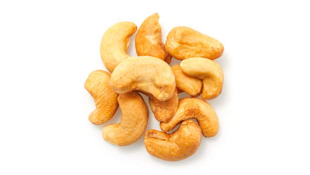 Yupik cashews close-up highlights buttery surface and light roast.
