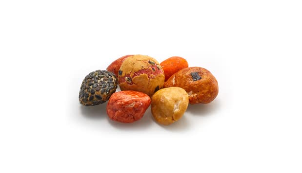 Yupik Tokyo Snack Mix in 1 lb pack for easy sharing and on-the-go snacking.