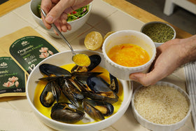 Zaffrus saffron powder ready-to-use for paella, risotto, and soups.