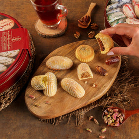 Zalatimo Mamoul Date Bite provides naturally sweet bite-sized indulgence.