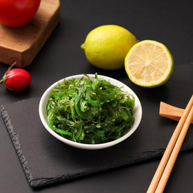 ZAYEMAIBUHAO seaweed salad used as a sushi topping or side.