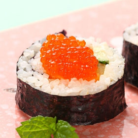 ZAYEMAIBUHAO sushi topping adds refined flair to rolls.