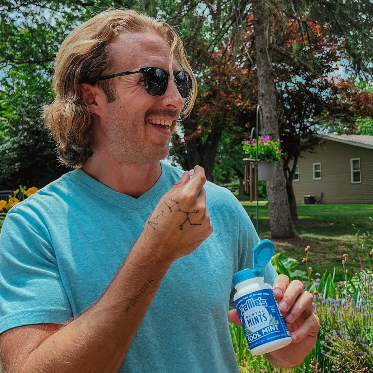 Zellie’s on-the-go care pack keeps breath fresh at work.