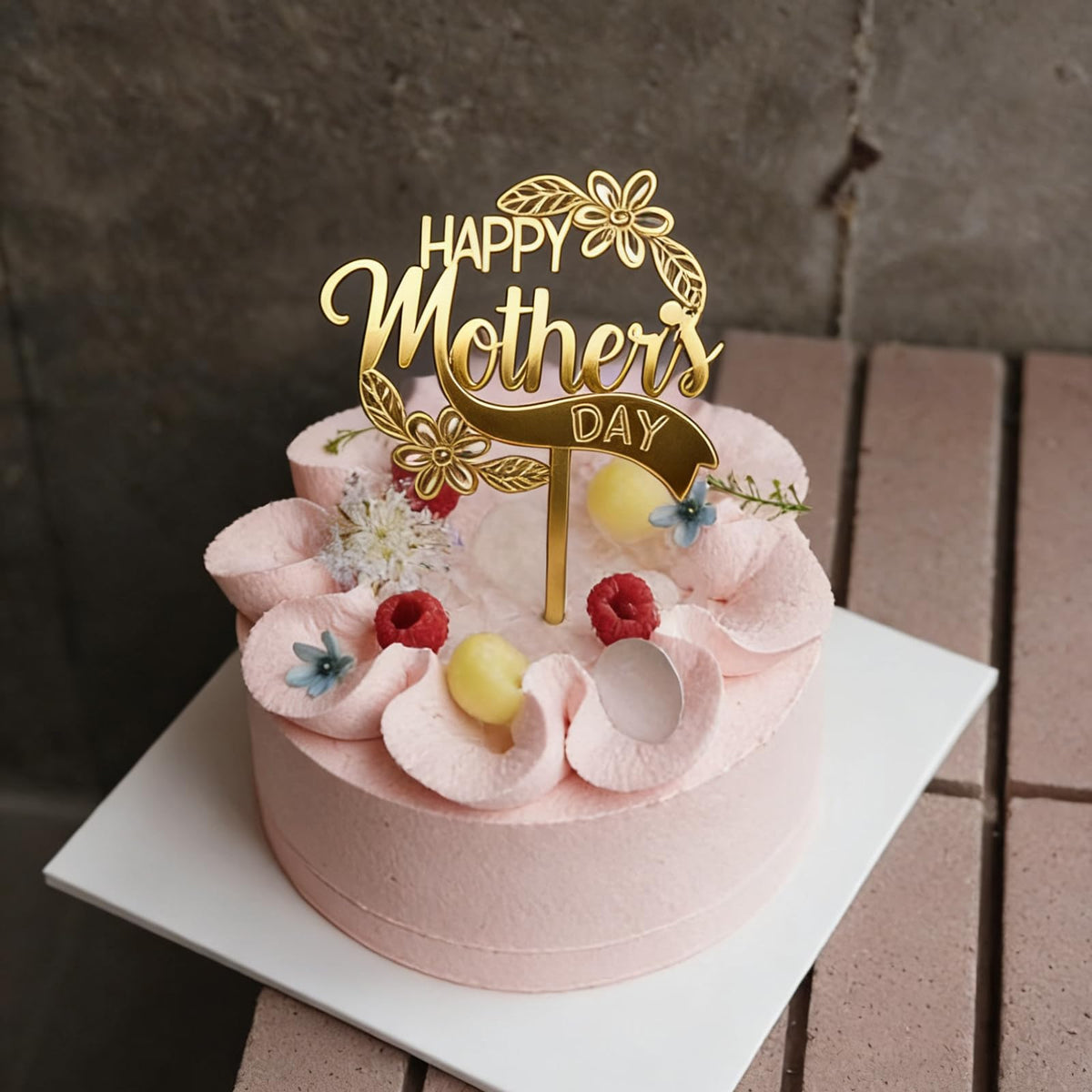 ZINDIACINE durable topper works with buttercream and fondant